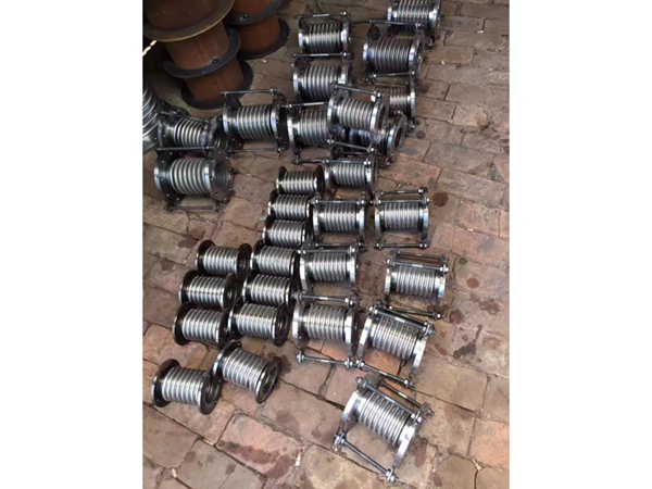 波纹补偿器